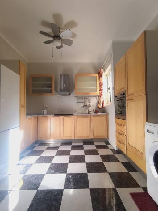 شقة Poseidons Seaview Penthouse Marsalforn المظهر الخارجي الصورة