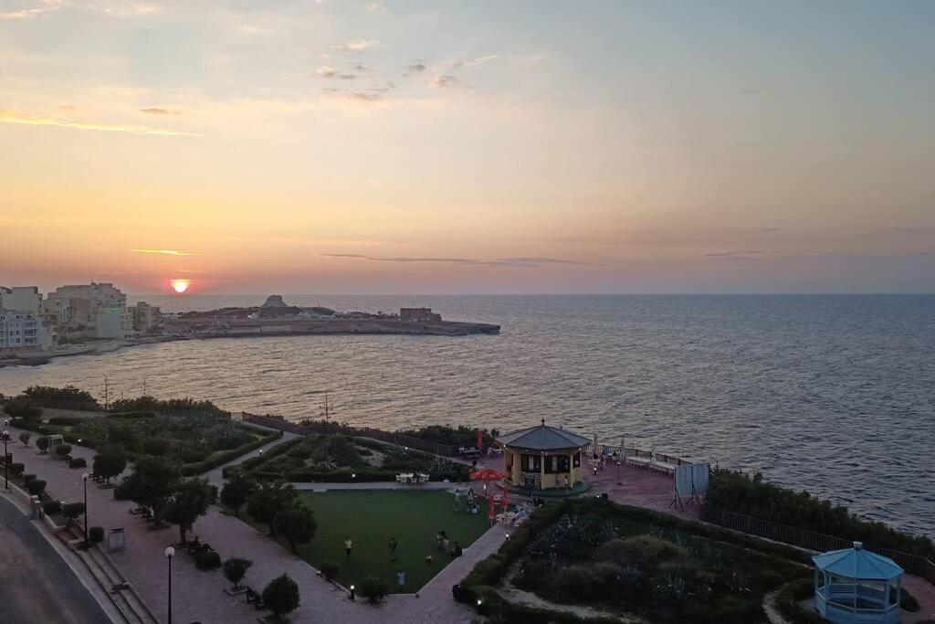 شقة Poseidons Seaview Penthouse Marsalforn المظهر الخارجي الصورة